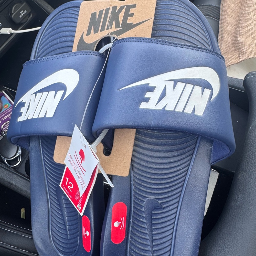 Nike Men’s Slide Sandals size 12 with White Logo